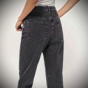 Urban Outfitters BDG High-Waisted Mom Jean – Washed Black Denim